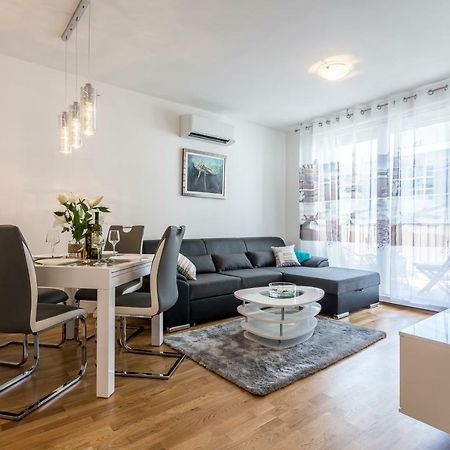 Apartment Luka Split Bagian luar foto