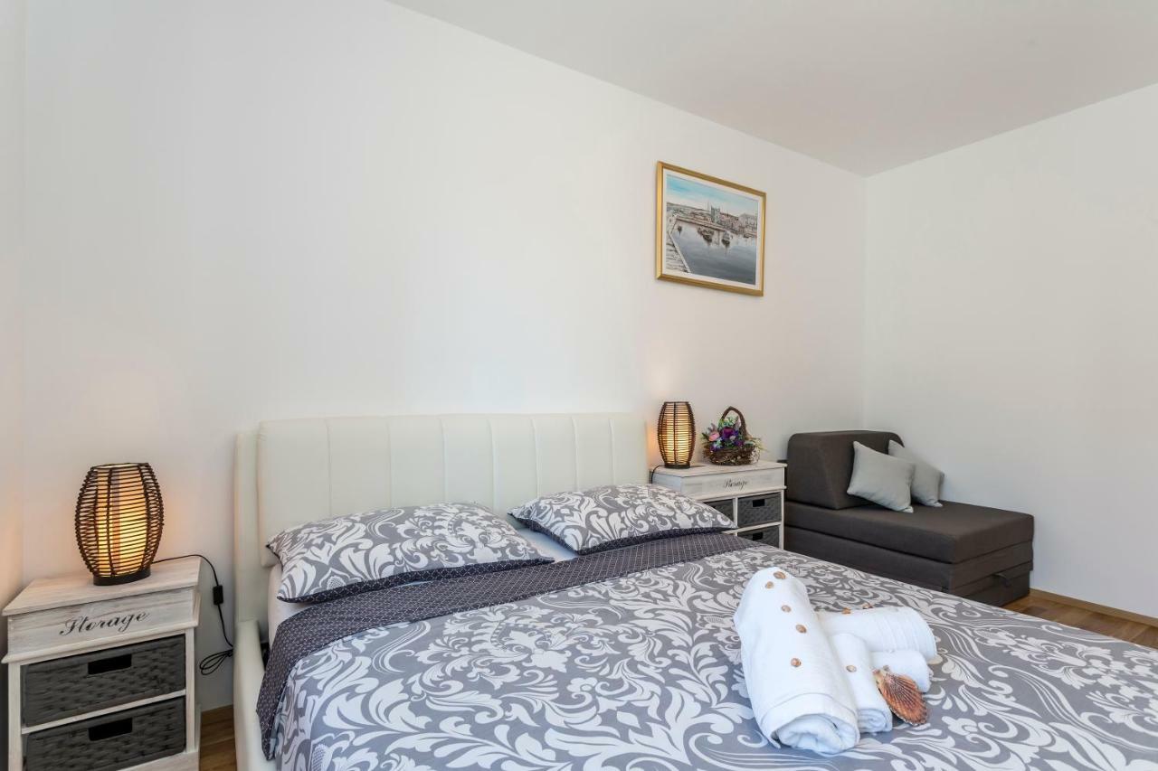 Apartment Luka Split Bagian luar foto