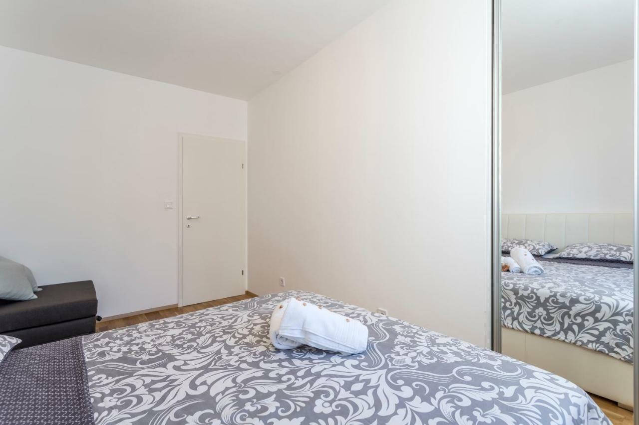 Apartment Luka Split Bagian luar foto