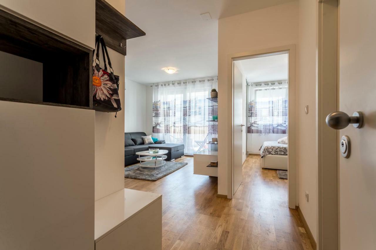 Apartment Luka Split Bagian luar foto