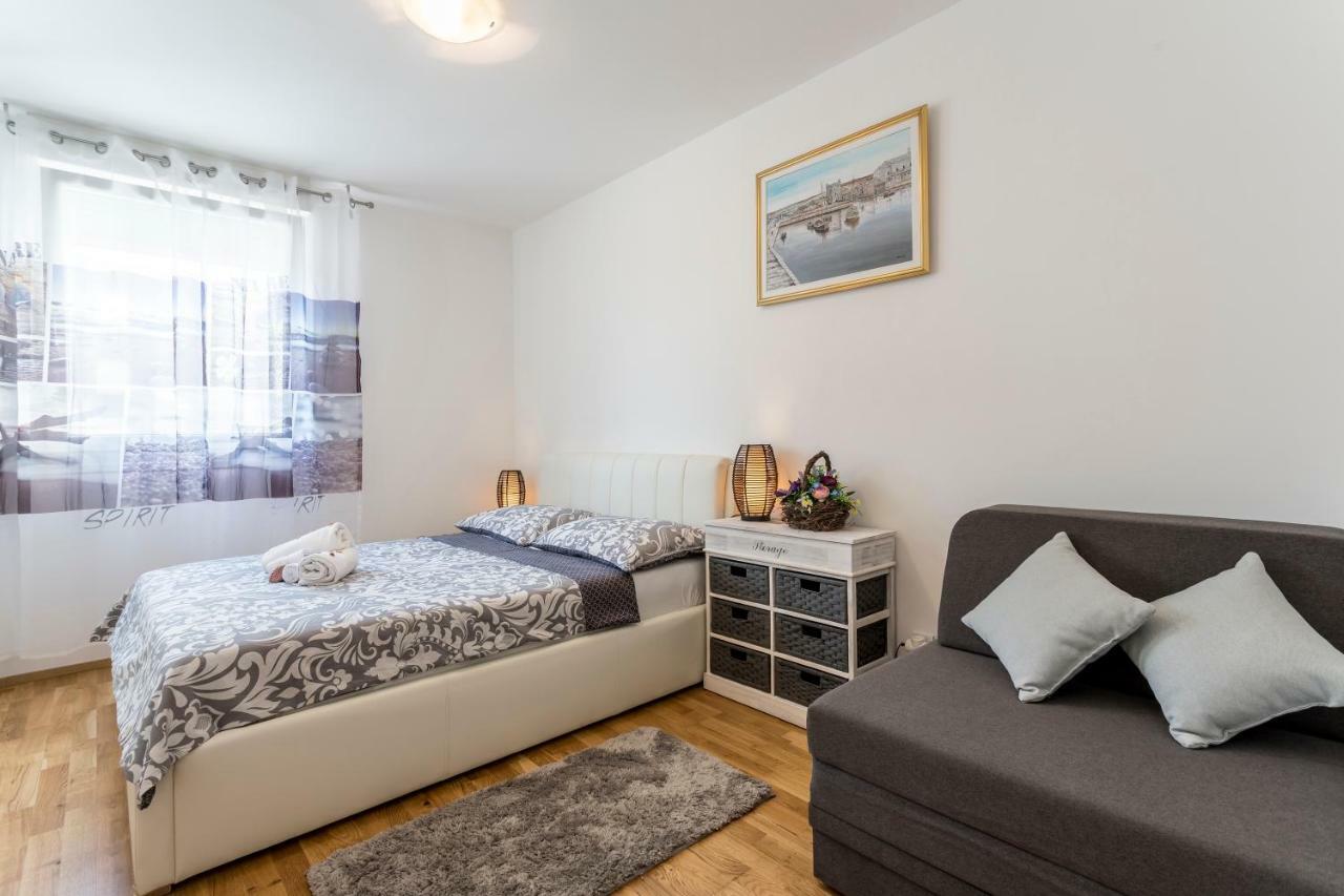Apartment Luka Split Bagian luar foto