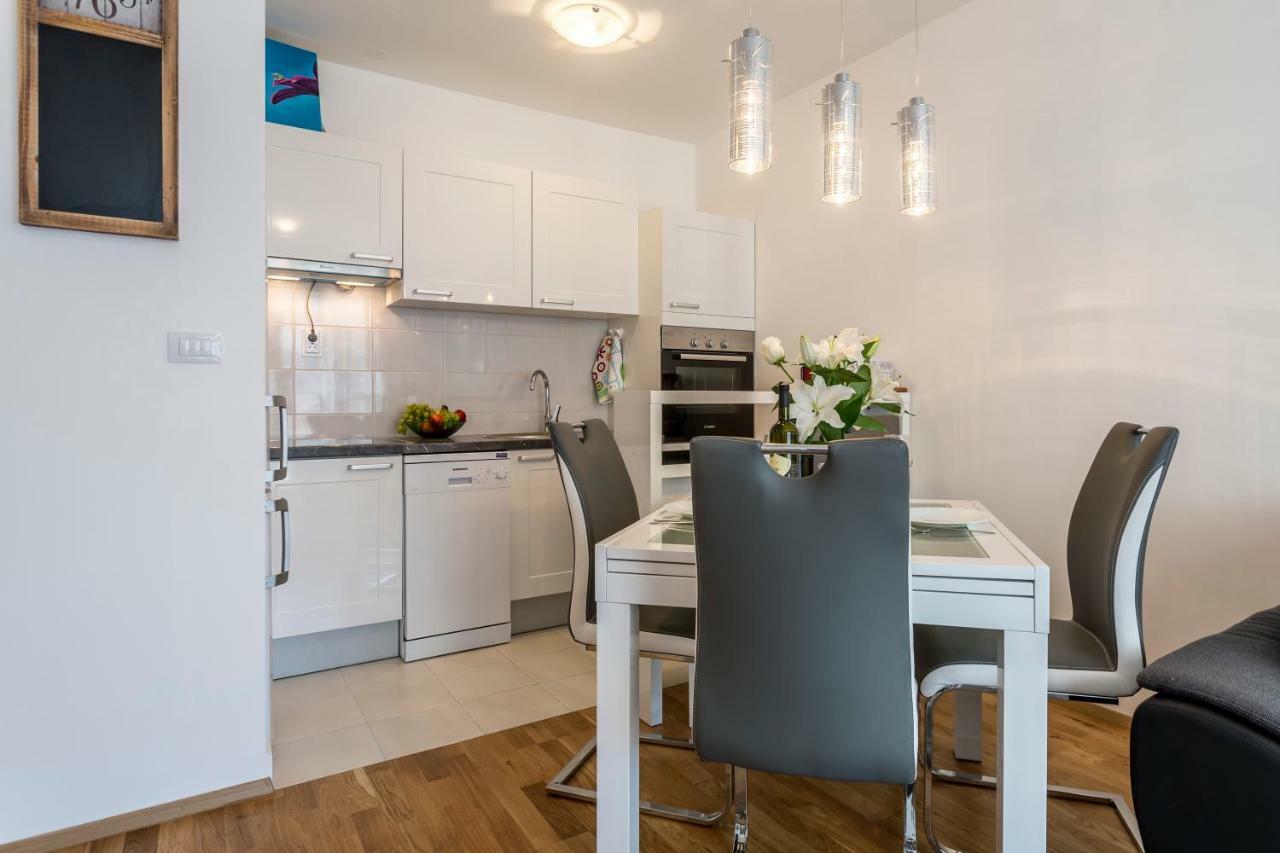 Apartment Luka Split Bagian luar foto